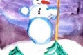 Снеговик охраняет маленькую елочку